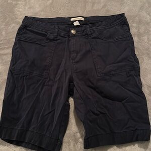 Canyon River Blues black shorts